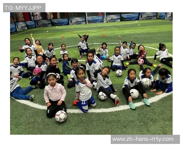 足球小球的魅力与技巧探讨让我们一起领略这项运动的无限乐趣与激情